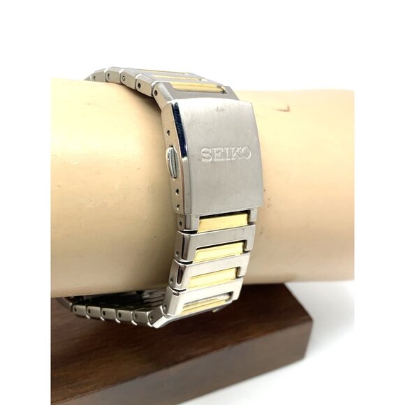 Seiko Men's Watch SUR558 Quartz Silver Dial Date Two Tone Stainless Steel 39mm - Picture 11 of 15